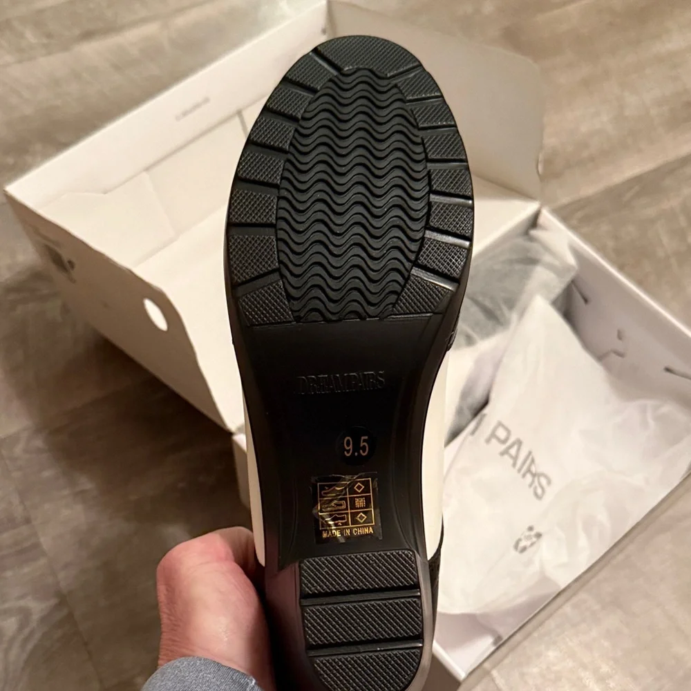 Dream Pairs Black and White Loafers - Picture 2 of 6